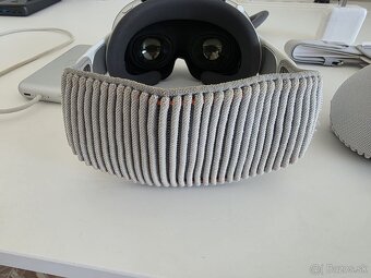 Apple Vision Pro 256 GB + Kupované v USA. - 7