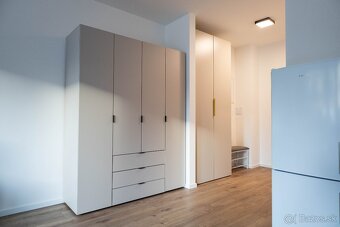 1-izbový apartmán na Broskyňovej ulici v projekte Rowink - 7