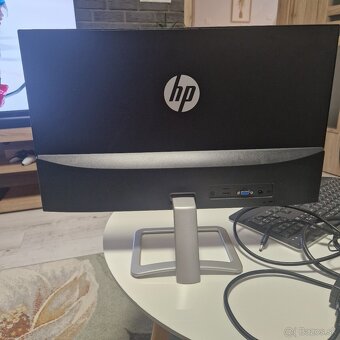 HP monitor ,klávesnica logitech - 7