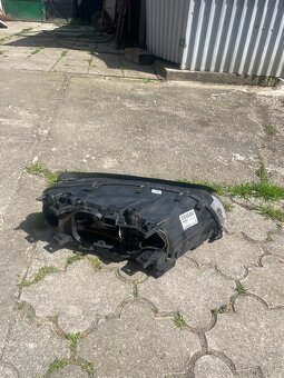 Predám originál ľavý predný svetlomet na VOLVO V70 / XC70 - 7