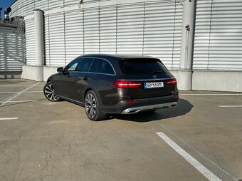 Mercedes-Benz E 220 d 4MATIC AllTerrain - 7