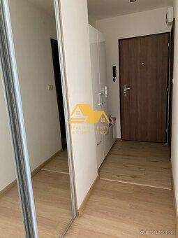 Prenajmem 2 izbový byt neďaleko centra v Nových Zámkoch - 7