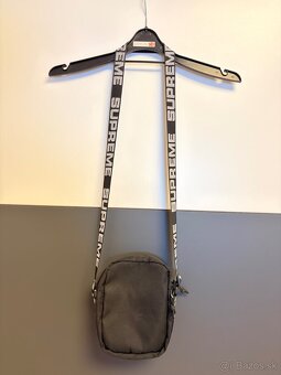 Supreme taska cez pleco - 7