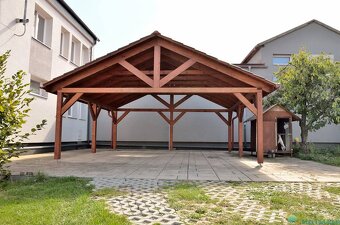 Rezervované, Rodinný dom so záhradou, 8 izieb, 1013 m2, Dvor - 7