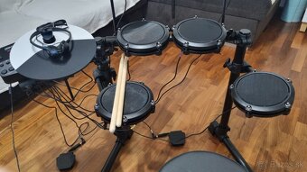 Elektronické bicie Alesis debut kit - 7