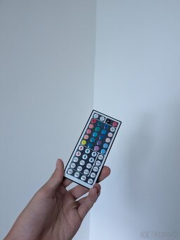 🎉 LED pásik RGB – kompletnĂ˝ set s ovládanĂm – 15 € / 2 za 2 - 7