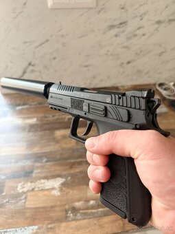 CZ P-07 KADET 22LR - 7