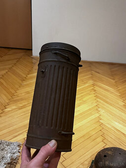 Vojenske prilby,bodak, nadoba na plynovu masku - 7