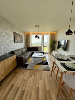 Na predaj krásny 2 izbový byt,Saratovská –Trenčín, 2x balkón - 7