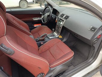 Volvo C30, 1,6 benzín,r .v. 4/2007, manual, 101 PS - 7