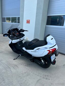 Suzuki Burgman 650 - 7