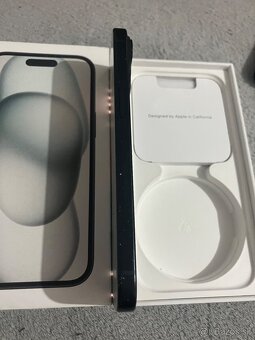 Predám Apple iPhone 15 128GB Black Známky používania - 7