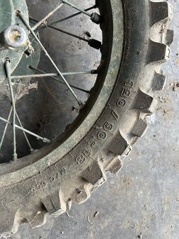 Predám zadné koleso + brzdový štít YAMAHA XT 600 - 7