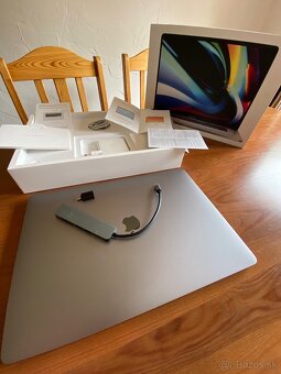 Apple MacBook Pro 2019 16” - 7