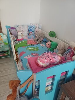 Rostoucí stolik a stolicka plus postel - 7