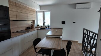 Výnimočný rodinný dom v dobrej lokalite s veľkým potenciálom - 7
