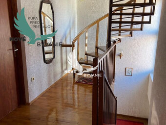 Dom s garážou na priestrannom pozemku len 300m od mora v Cho - 7