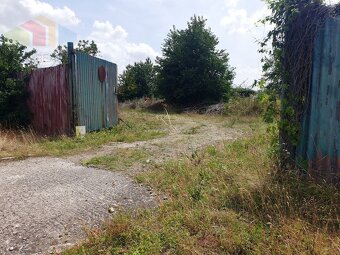 Na predaj stavebný pozemok pre komerčné účely - 2 500 m2  - 7