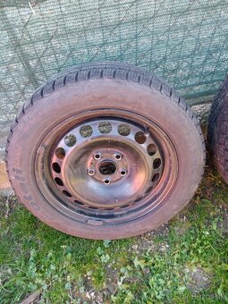 Predám zimné gumy na plech. diskoch R16 na VW, škoda, Se - 7