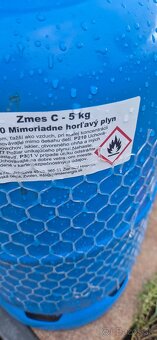 Predám 5kg originál propánovú plnú fľašu ku grilu. - 7