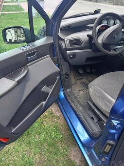 Peugeot 807 - 7