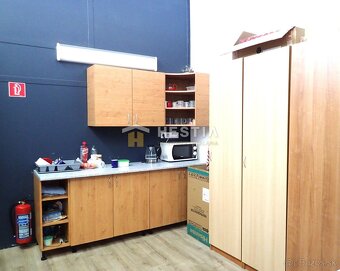 Veľký obchodný priestor 560 m² s parkovacími miestami na pre - 7