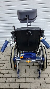 invalidny vozík 51cm s elektrickým pohonom pre asistenta - 7