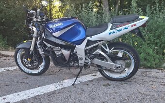 Suzuki gsxr 750 K1 - 7