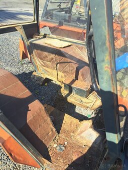 Zetor uřI ram kabiny s blatniky - 7