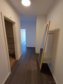 Ponúka na predaj 2 izb. apartmán, ul. Zilinska, Bratislava I - 7