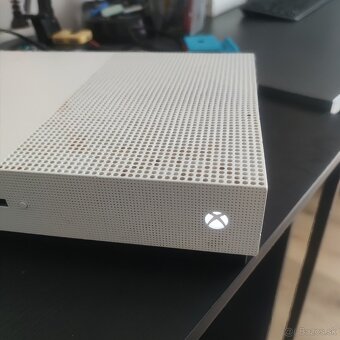 Xbox One S 1TB - Nefunkčný - 7