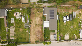 VYMEŇ SUSEDA - VÝNIMOČNÝ STAVEBNÝ POZEMOK, BOČNÁ ULICA, BRA - 7