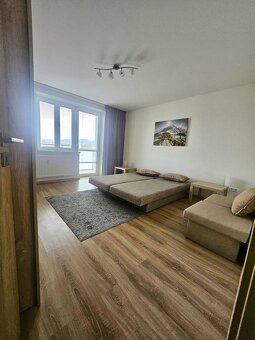 VÝNIMOČNÝ 3-IZBOVÝ BYT V CENTRE TRENČÍNA S 2 BALKÓNMI - 7