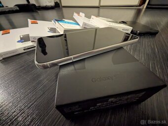 Samsung Galaxy S22 - 7