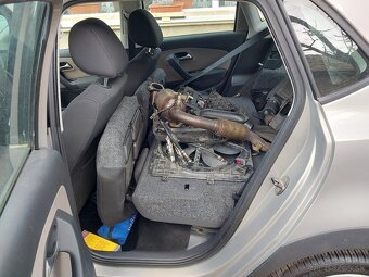 Rozpredám VW Polo Cross 1.2 Tsi 77kw - 7