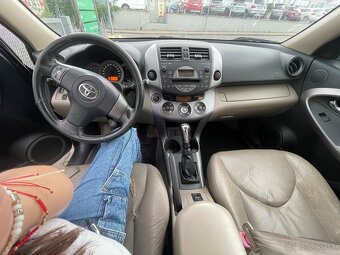 Toyota RAV4 2.2 D-CAT - 7