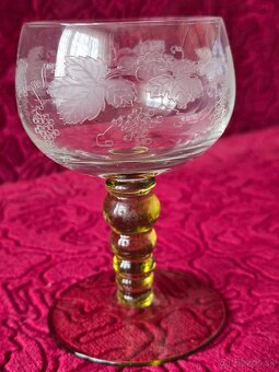 Karafa a poháriky. - 7