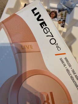 Bluetooth sluchadla JBL LIVE 670 NC - 7