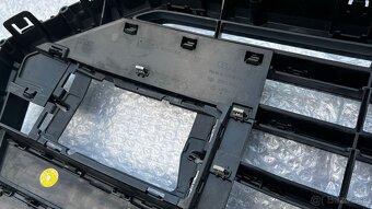 Predám prednú masku pre Audi A6 4A (C8) 2018+ - 7