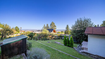 2 pozemky pri lese a krásnym výhľadom v lukratívnej časti Br - 7