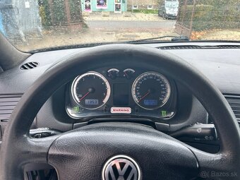 VW GOLF IV - 7
