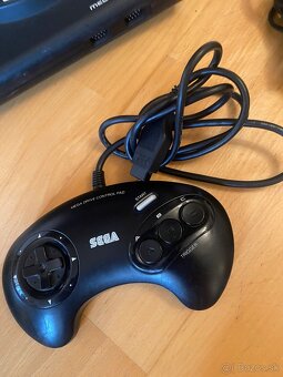 Sega Mega Drive herná konzola + 7hier + príslušenstvo - 7