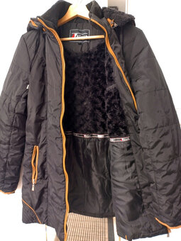 Čierna prešivana damska vetrovka Nature s veľkou kapucňou - 7