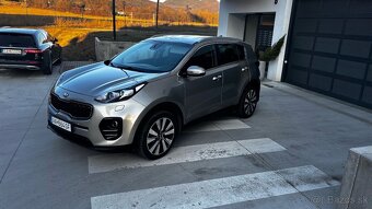 KIA SPORTAGE 2.0 crdi 4x4 A/T - 7