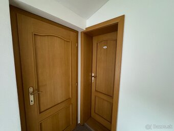 - predaj atypického 4-izbového bytu s terasou, loggiou, - 7