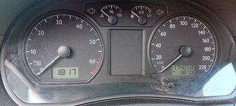 VOLKSWAGEN PÓLO. - 7