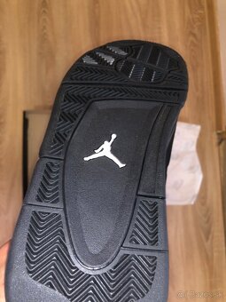 Nike Air Jordan 4 'Black Cat' - 7