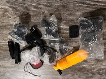Gopro hero 8 black + hromada prislusenstva - 7