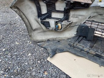 Predám predný nárazník Ford Mondeo mk4 2008 - 7