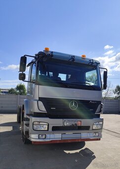 Predám MB AXOR E4 4x2 s cisternou, výborný stav - 7